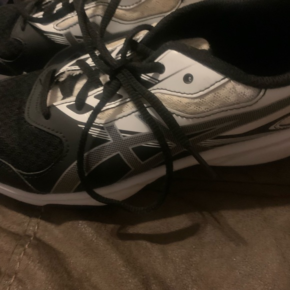 Women’s Shoes ASICS Size 7 Make a OFFER!! - Picture 1 of 6